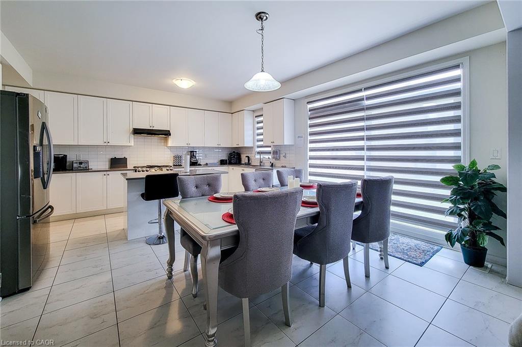 11 Seanesy Drive, Thorold, ON - Indoor