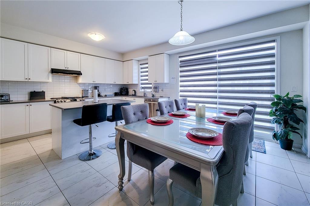 11 Seanesy Drive, Thorold, ON - Indoor