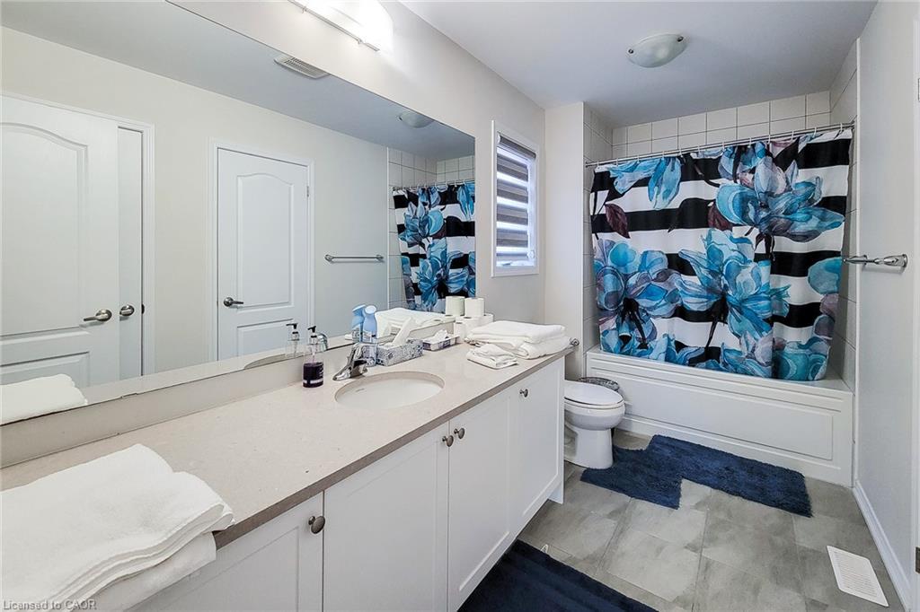 11 Seanesy Drive, Thorold, ON - Indoor Photo Showing Bathroom