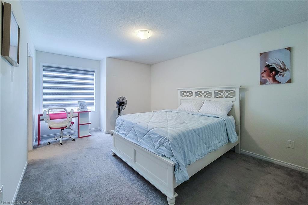 11 Seanesy Drive, Thorold, ON - Indoor Photo Showing Bedroom