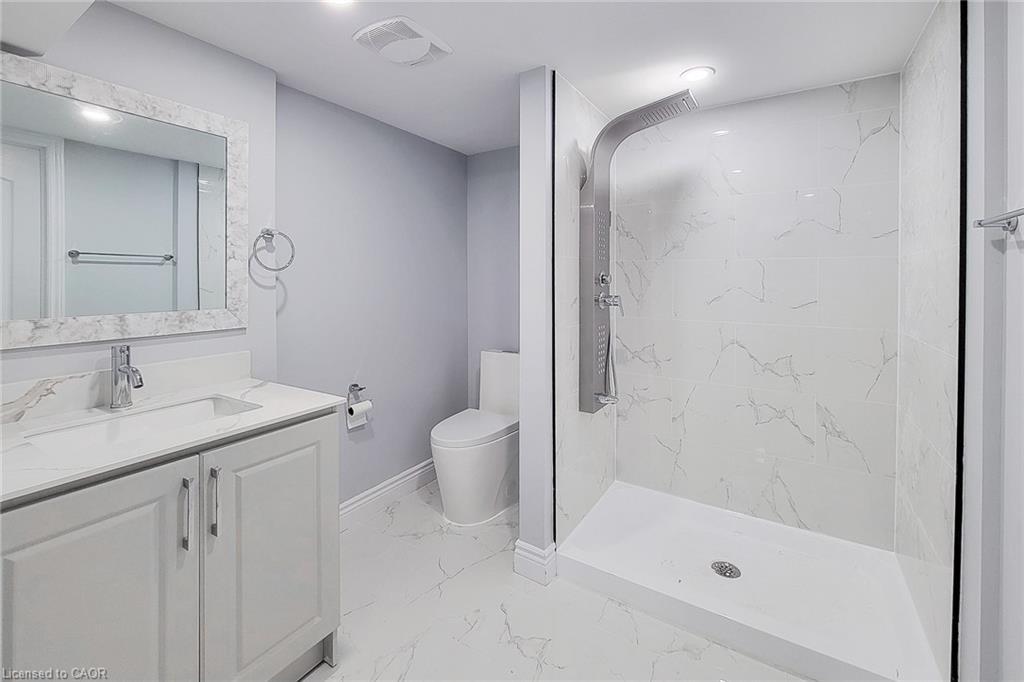 11 Seanesy Drive, Thorold, ON - Indoor Photo Showing Bathroom