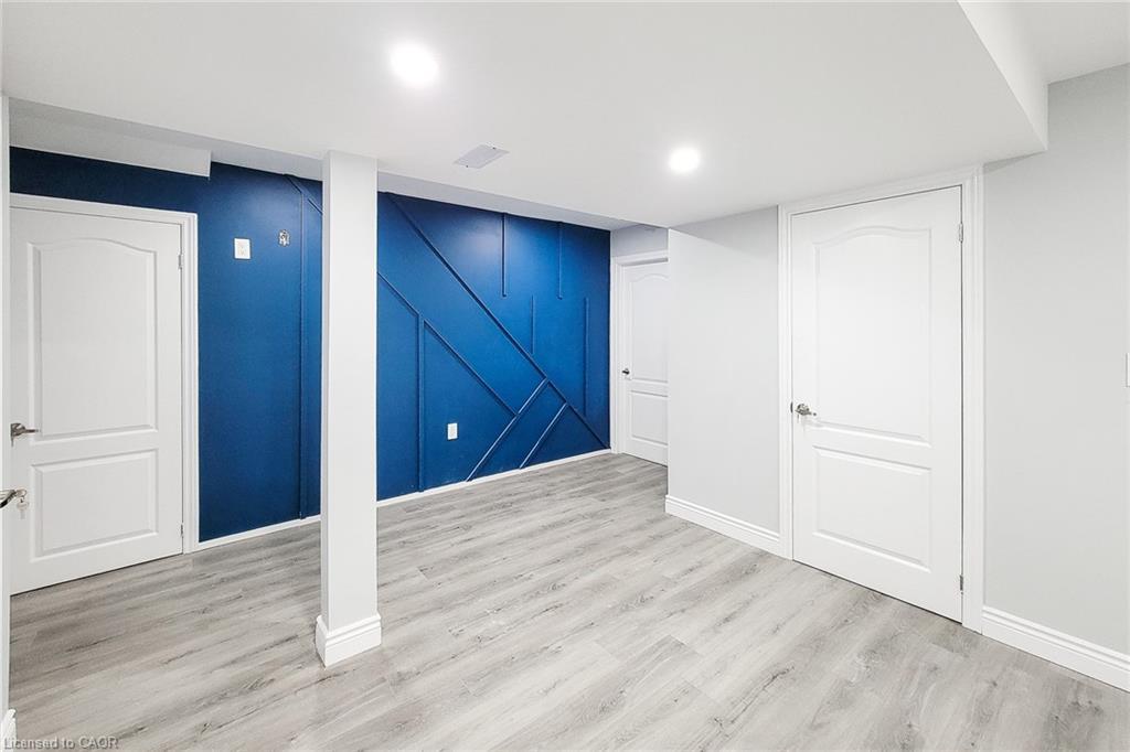 11 Seanesy Drive, Thorold, ON - Indoor