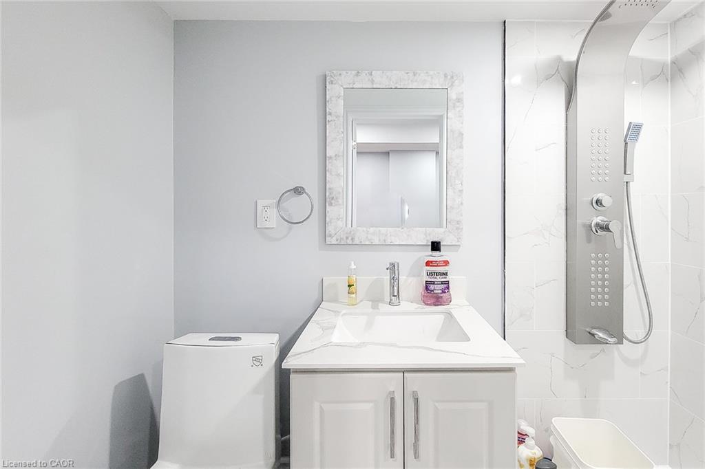 11 Seanesy Drive, Thorold, ON - Indoor Photo Showing Laundry Room