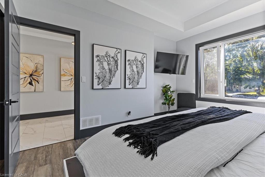 404 Montrose Street N, Cambridge, ON - Indoor Photo Showing Bedroom