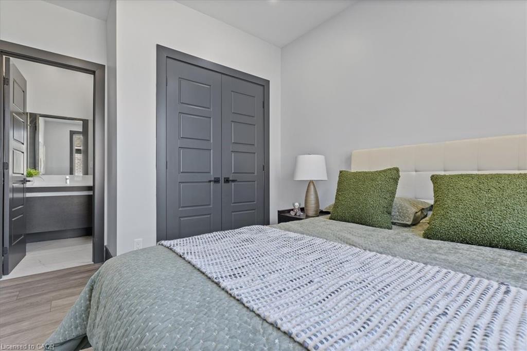 404 Montrose Street N, Cambridge, ON - Indoor Photo Showing Bedroom