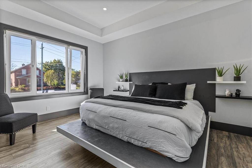 404 Montrose Street N, Cambridge, ON - Indoor Photo Showing Bedroom