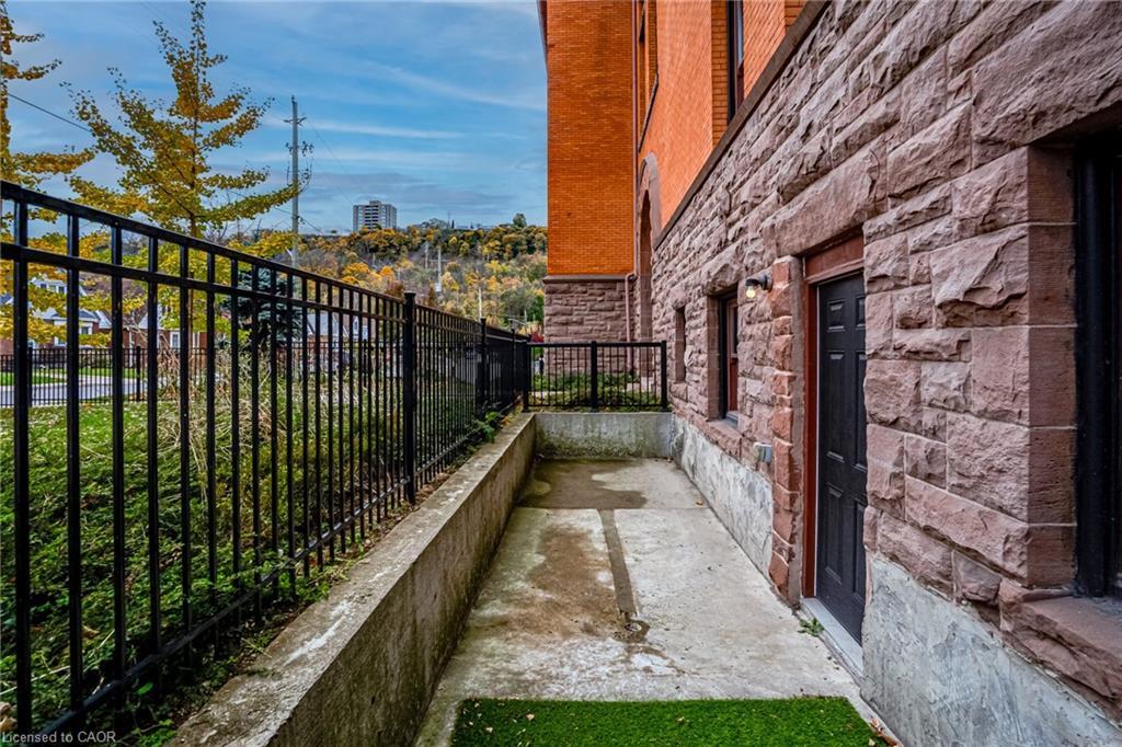 104-200 Stinson Street, Hamilton, ON - Outdoor