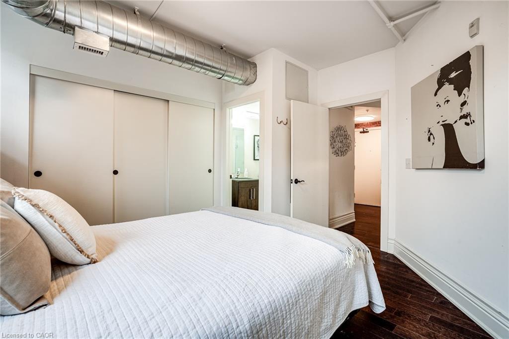 104-200 Stinson Street, Hamilton, ON - Indoor Photo Showing Bedroom