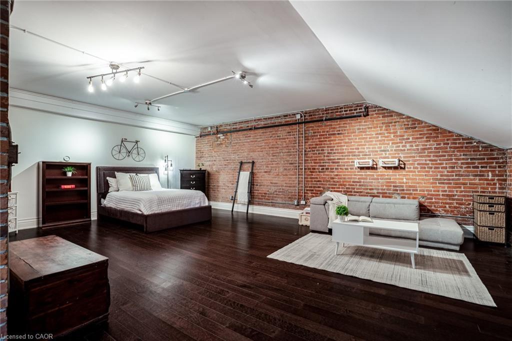 104-200 Stinson Street, Hamilton, ON - Indoor Photo Showing Bedroom