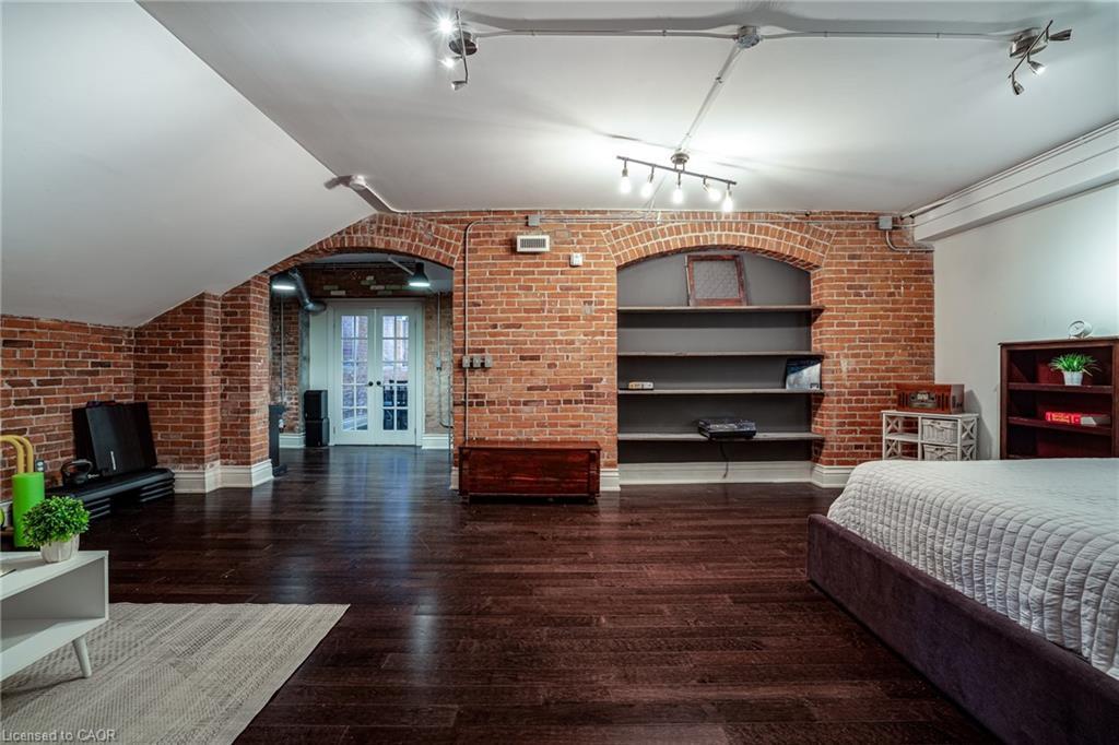 104-200 Stinson Street, Hamilton, ON - Indoor Photo Showing Bedroom