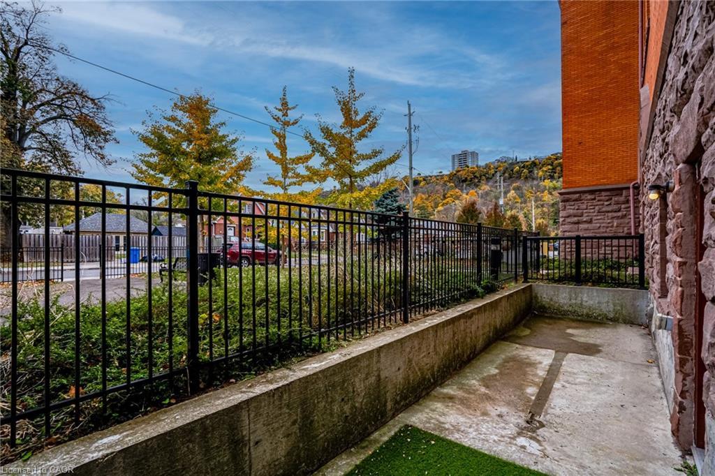 104-200 Stinson Street, Hamilton, ON - Outdoor