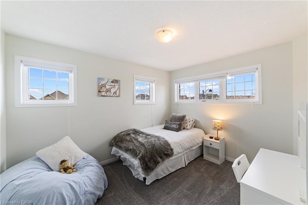 4 Tinlin Drive, Binbrook, ON - Indoor Photo Showing Bedroom