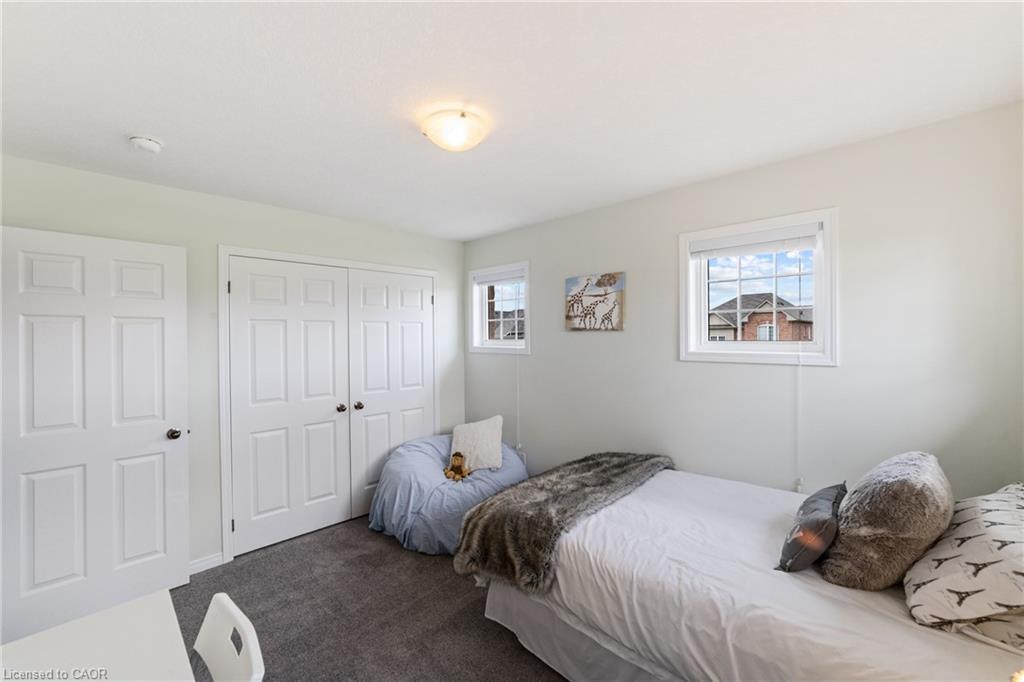 4 Tinlin Drive, Binbrook, ON - Indoor Photo Showing Bedroom