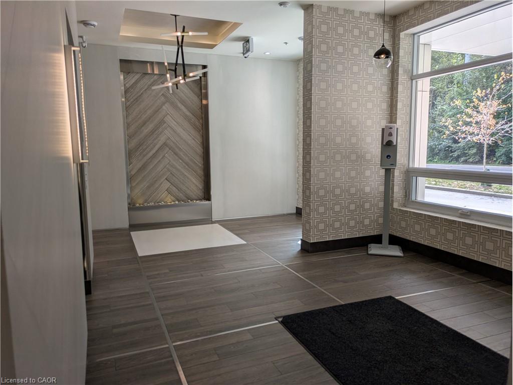 103-467 Charlton Avenue E, Hamilton, ON - Indoor Photo Showing Other Room