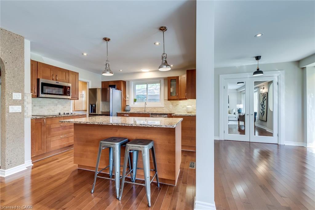 5281 Cindy Lane, Burlington, ON - Indoor Photo Showing Kitchen