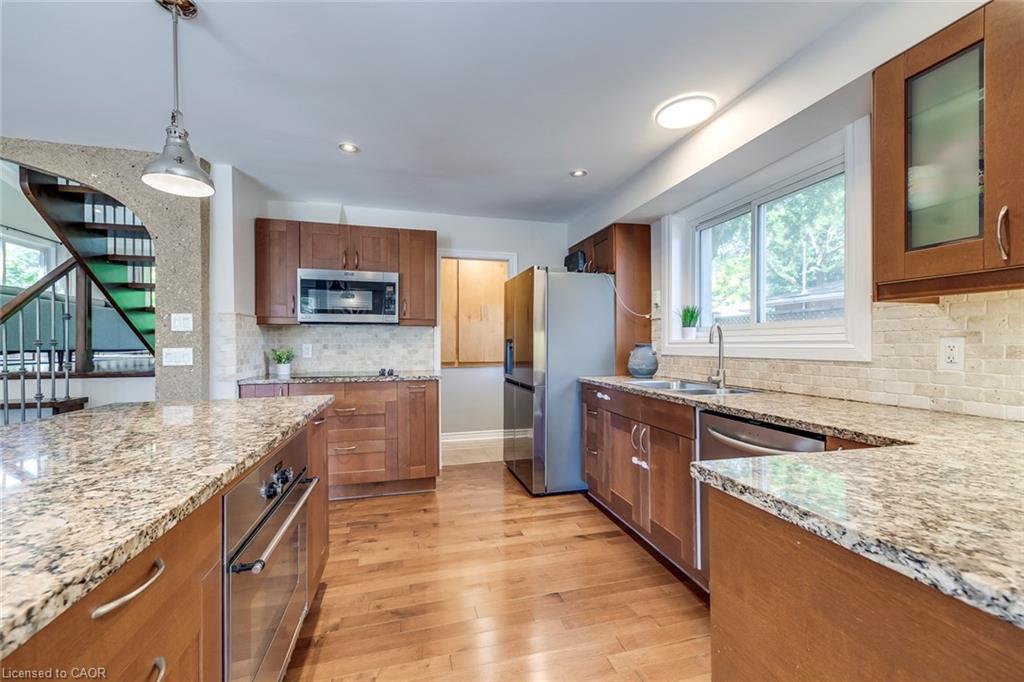 5281 Cindy Lane, Burlington, ON - Indoor Photo Showing Kitchen