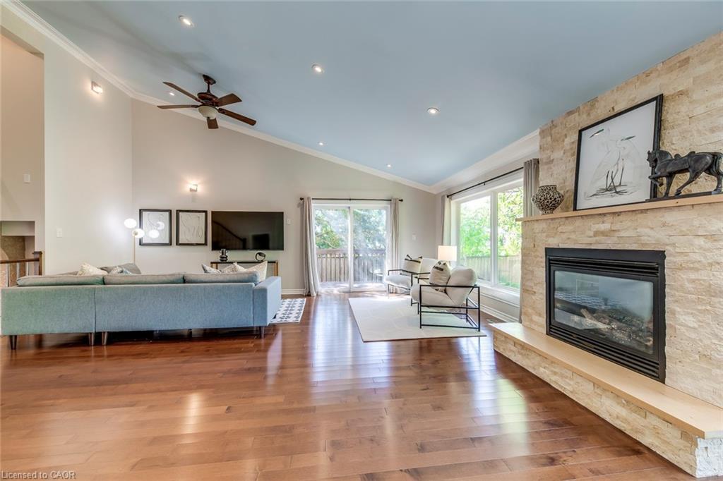 5281 Cindy Lane, Burlington, ON - Indoor Photo Showing Living Room With Fireplace