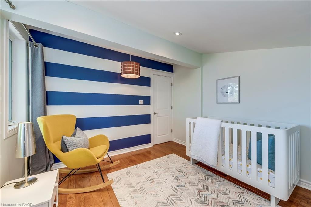 5281 Cindy Lane, Burlington, ON - Indoor Photo Showing Bedroom