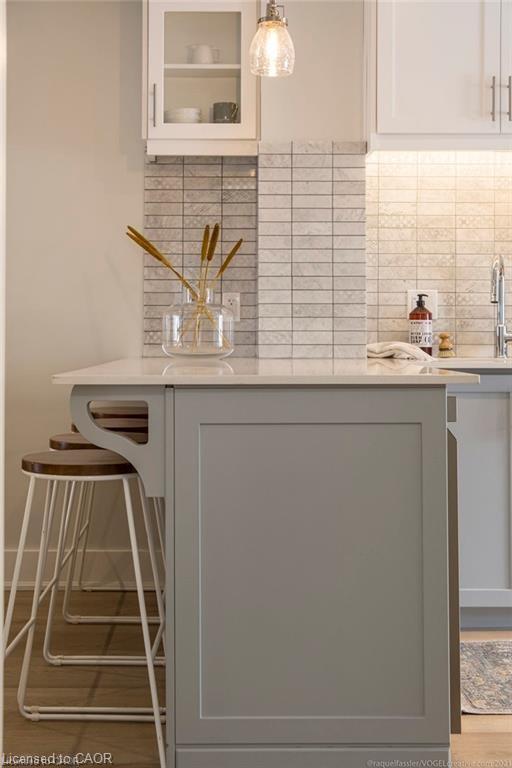 A-225 East 24Th Street, Hamilton, ON - Indoor Photo Showing Kitchen With Upgraded Kitchen