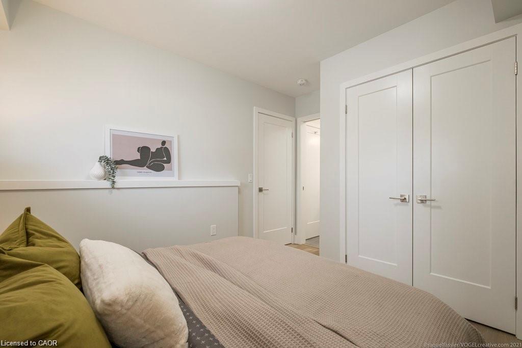 A-225 East 24Th Street, Hamilton, ON - Indoor Photo Showing Bedroom