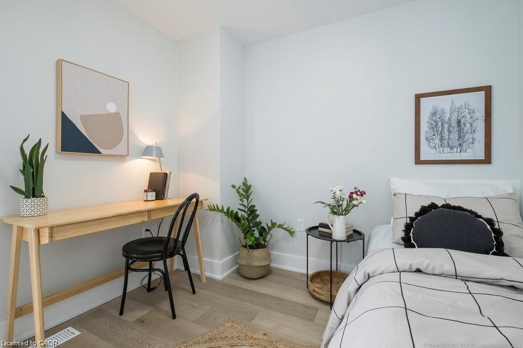 A-225 East 24Th Street, Hamilton, ON - Indoor Photo Showing Bedroom