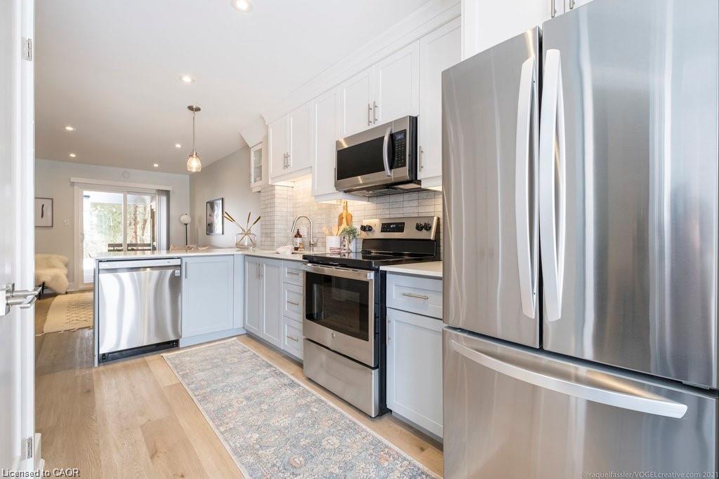 A-225 East 24Th Street, Hamilton, ON - Indoor Photo Showing Kitchen With Stainless Steel Kitchen With Upgraded Kitchen