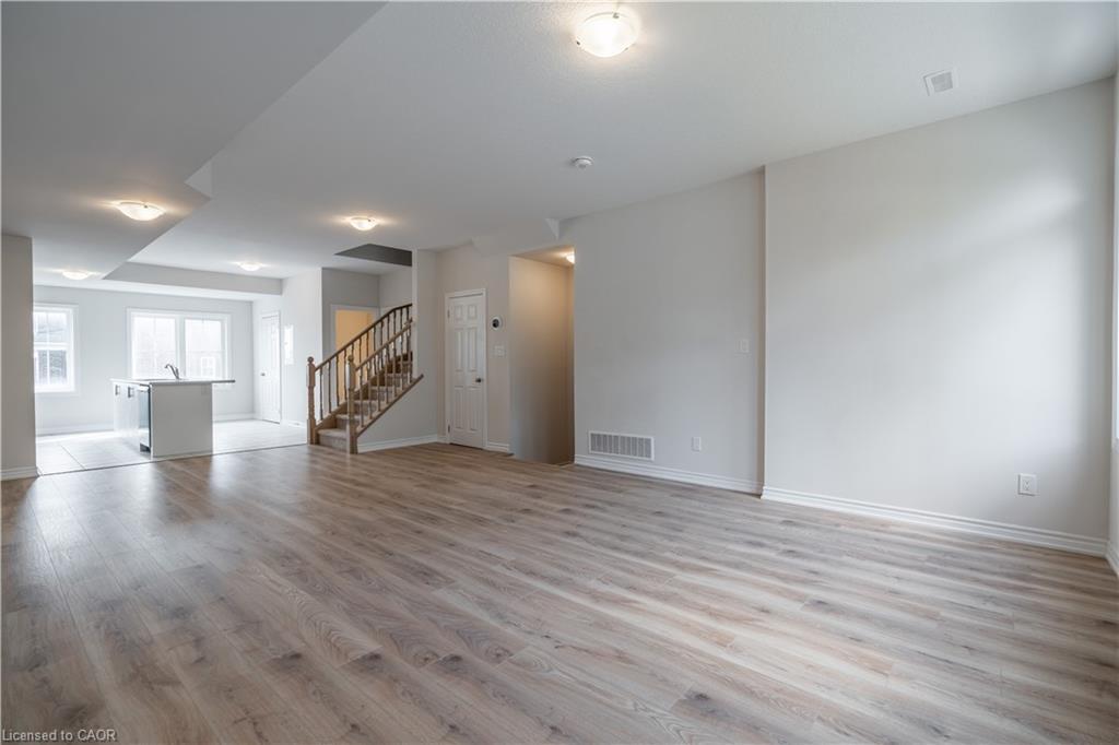 7-677 Park Road, Brantford, ON - Indoor