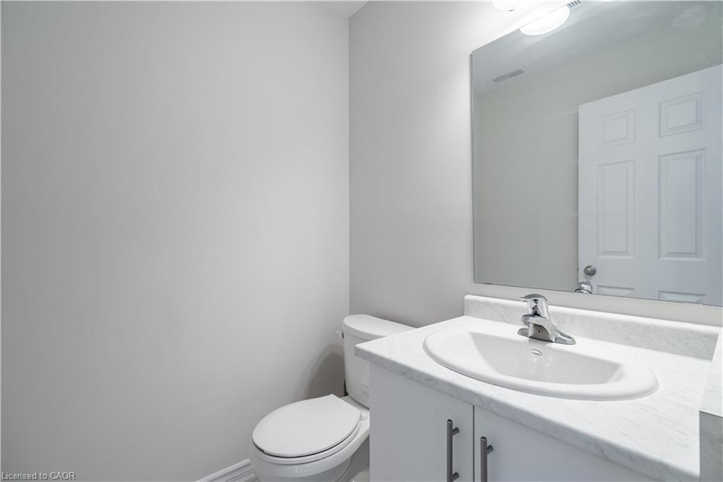 7-677 Park Road, Brantford, ON - Indoor Photo Showing Bathroom