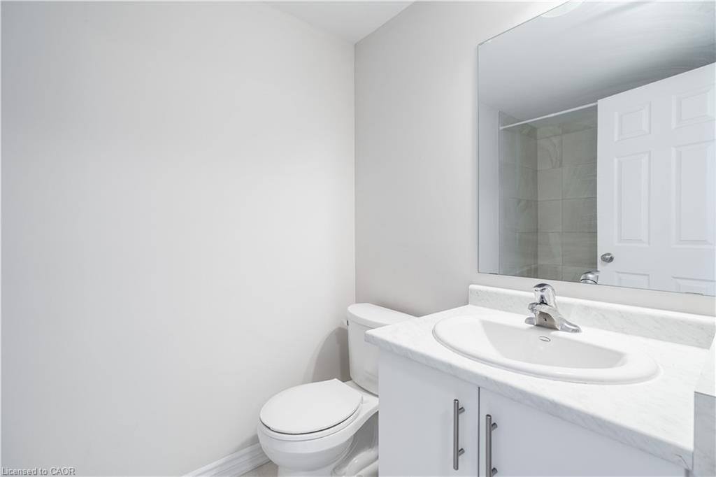 7-677 Park Road, Brantford, ON - Indoor Photo Showing Bathroom