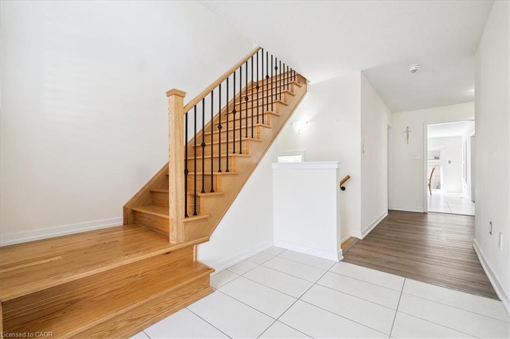 107 Pagebrook Crescent, Stoney Creek, ON - Indoor Photo Showing Other Room