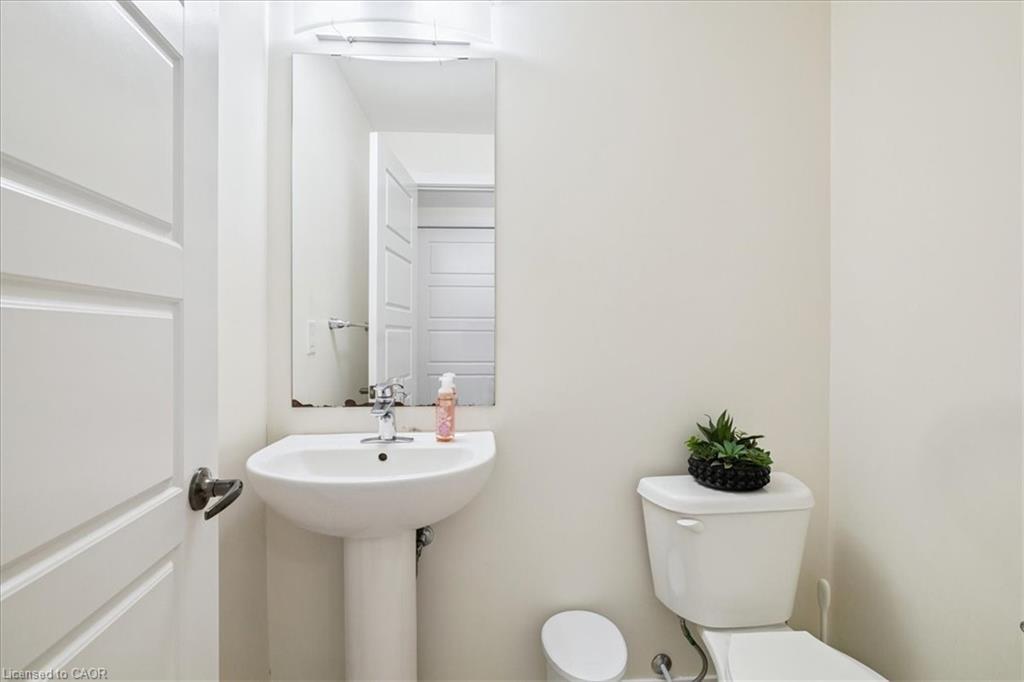 107 Pagebrook Crescent, Stoney Creek, ON - Indoor Photo Showing Bathroom