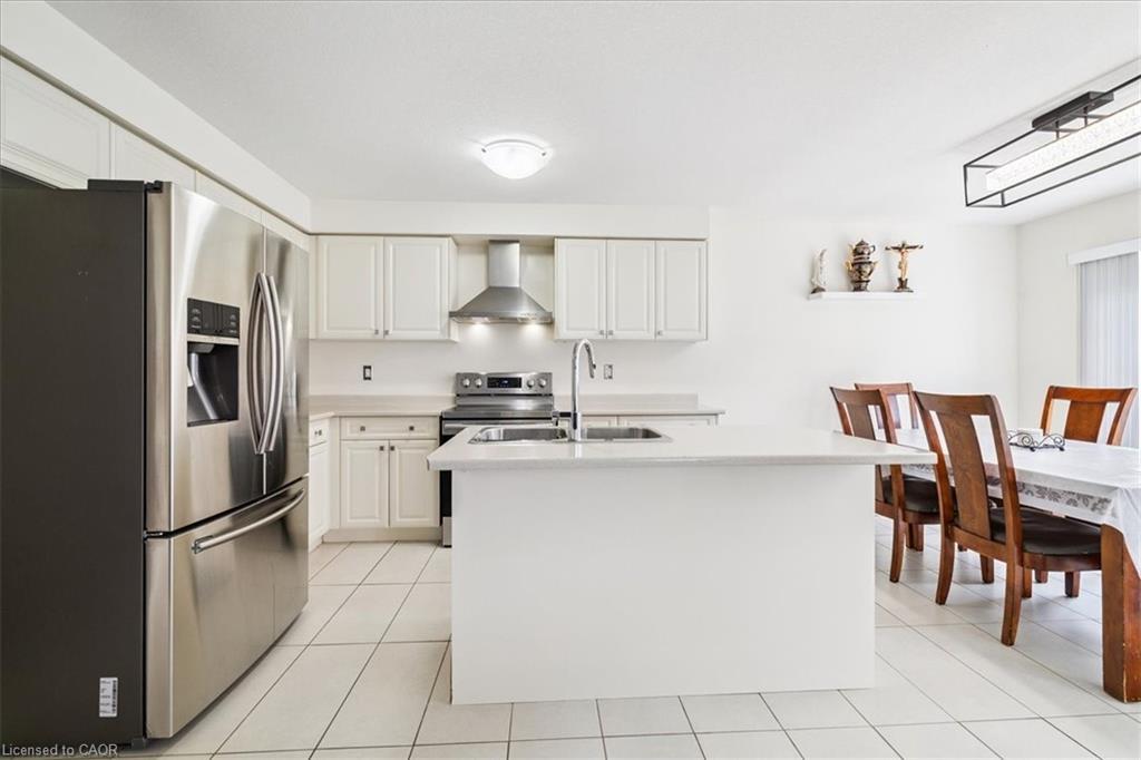 107 Pagebrook Crescent, Stoney Creek, ON - Indoor Photo Showing Kitchen With Double Sink