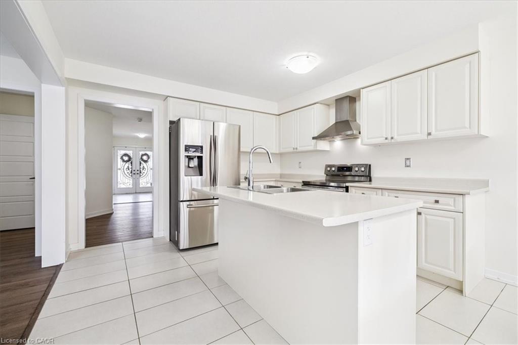 107 Pagebrook Crescent, Stoney Creek, ON - Indoor Photo Showing Kitchen