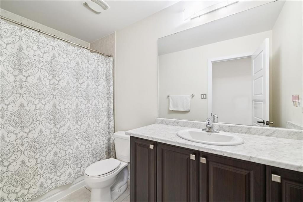 107 Pagebrook Crescent, Stoney Creek, ON - Indoor Photo Showing Bathroom