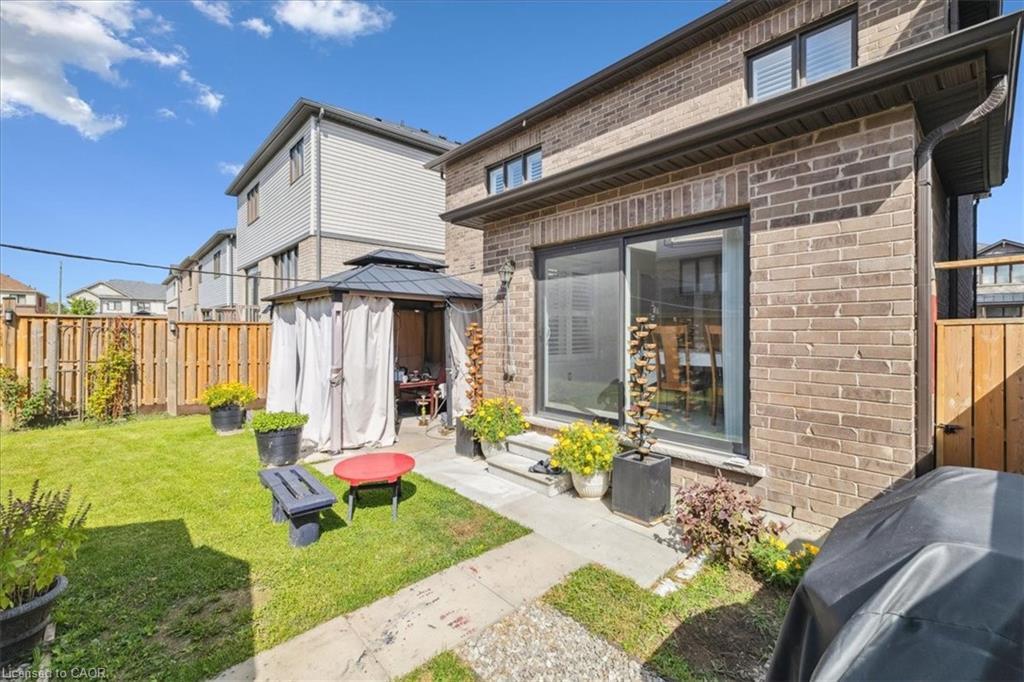 107 Pagebrook Crescent, Stoney Creek, ON - Outdoor