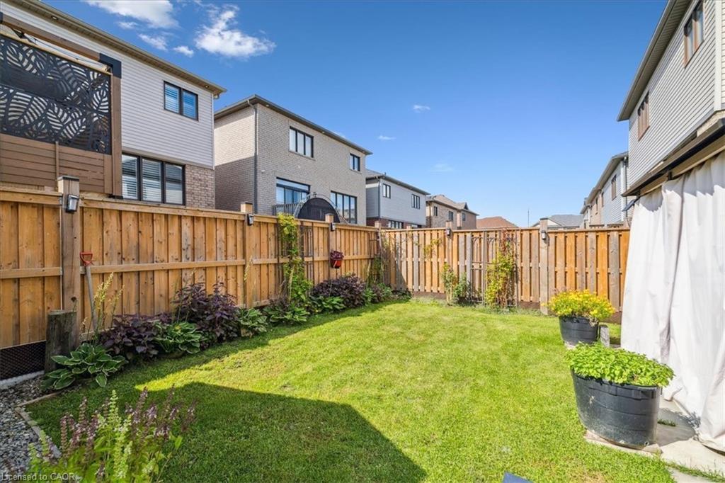 107 Pagebrook Crescent, Stoney Creek, ON - Outdoor