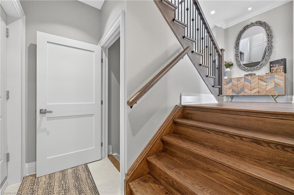 18 David Avenue, Hamilton, ON - Indoor Photo Showing Other Room