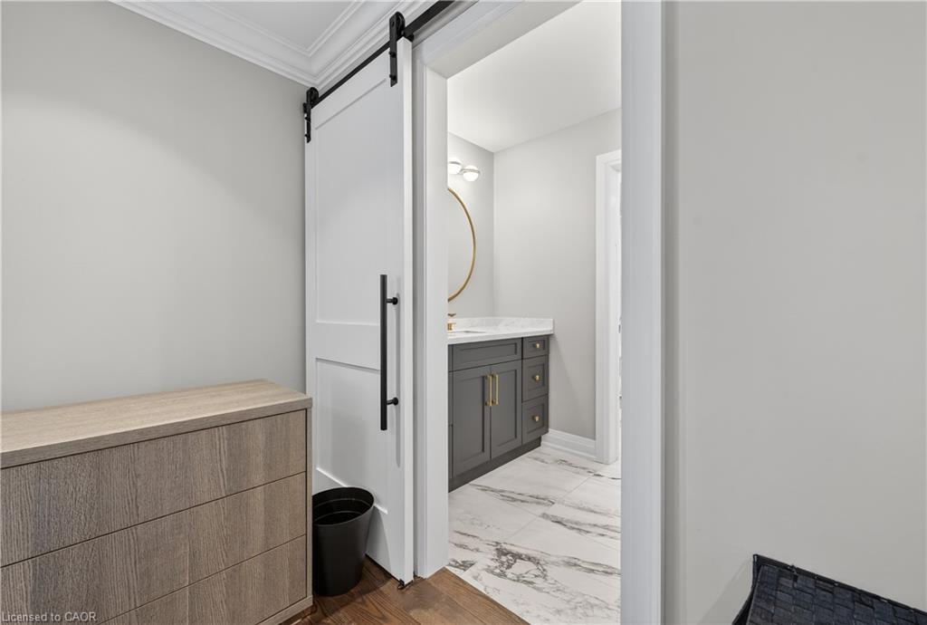 18 David Avenue, Hamilton, ON - Indoor