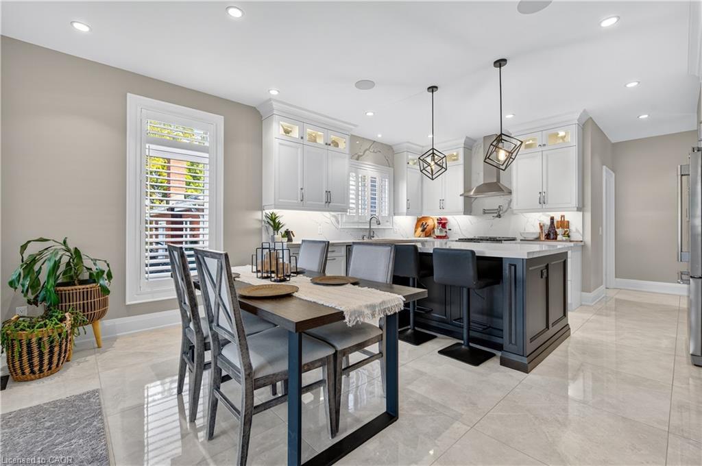18 David Avenue, Hamilton, ON - Indoor Photo Showing Dining Room