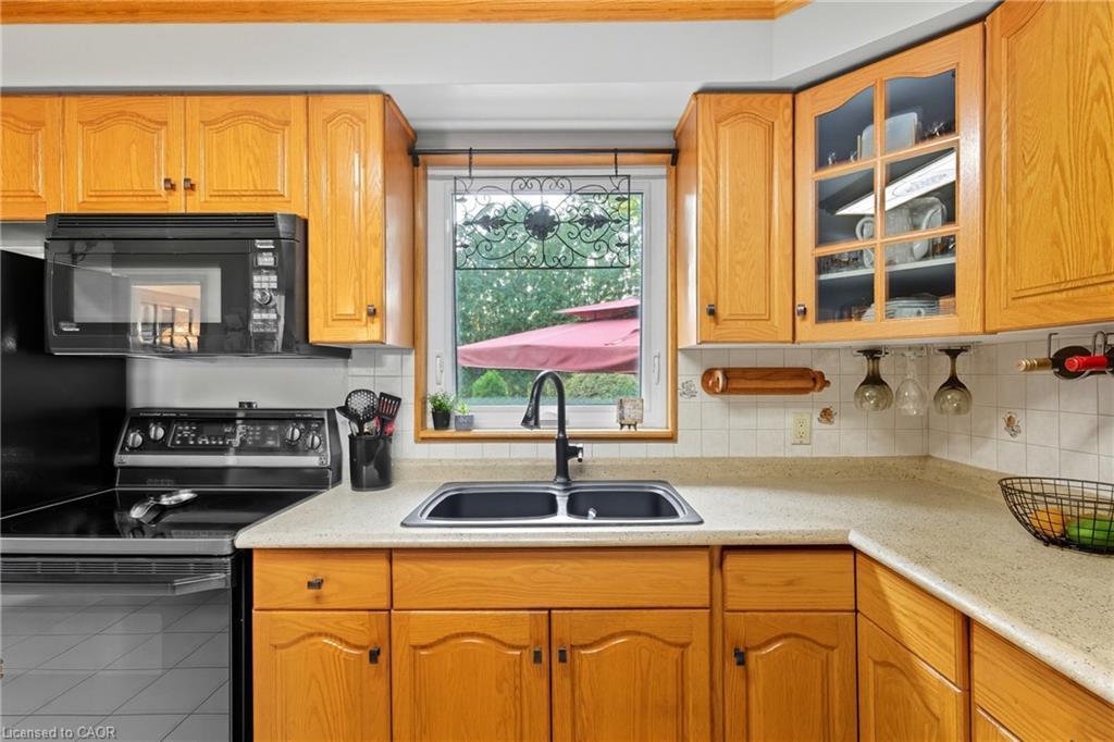 1159 Greening Avenue, Mississauga, ON - Indoor Photo Showing Kitchen With Double Sink