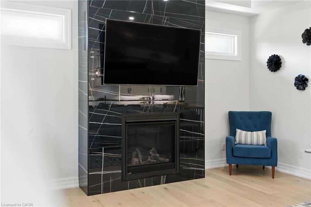 270 Charles Street, Waterford, ON - Indoor Photo Showing Living Room With Fireplace