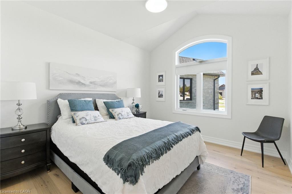 270 Charles Street, Waterford, ON - Indoor Photo Showing Bedroom