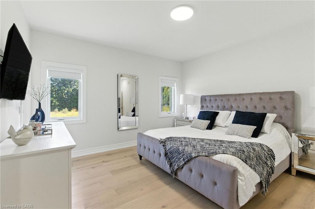 270 Charles Street, Waterford, ON - Indoor Photo Showing Bedroom