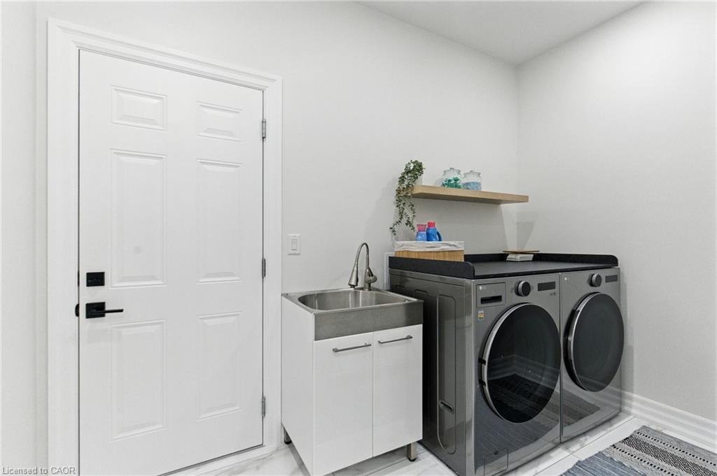 270 Charles Street, Waterford, ON - Indoor Photo Showing Laundry Room
