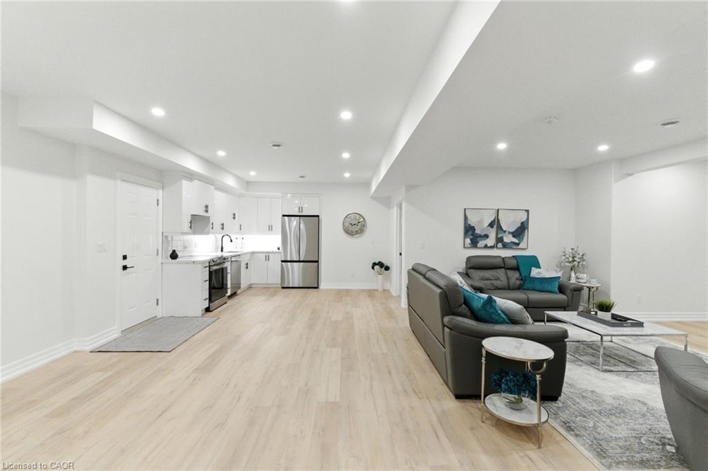 270 Charles Street, Waterford, ON - Indoor