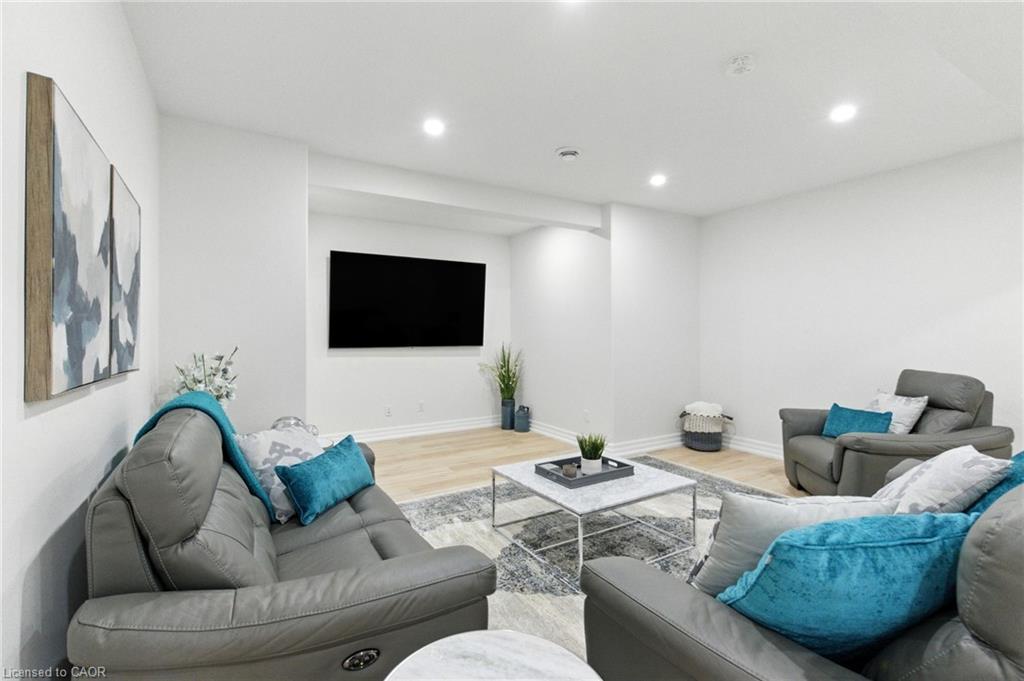 270 Charles Street, Waterford, ON - Indoor