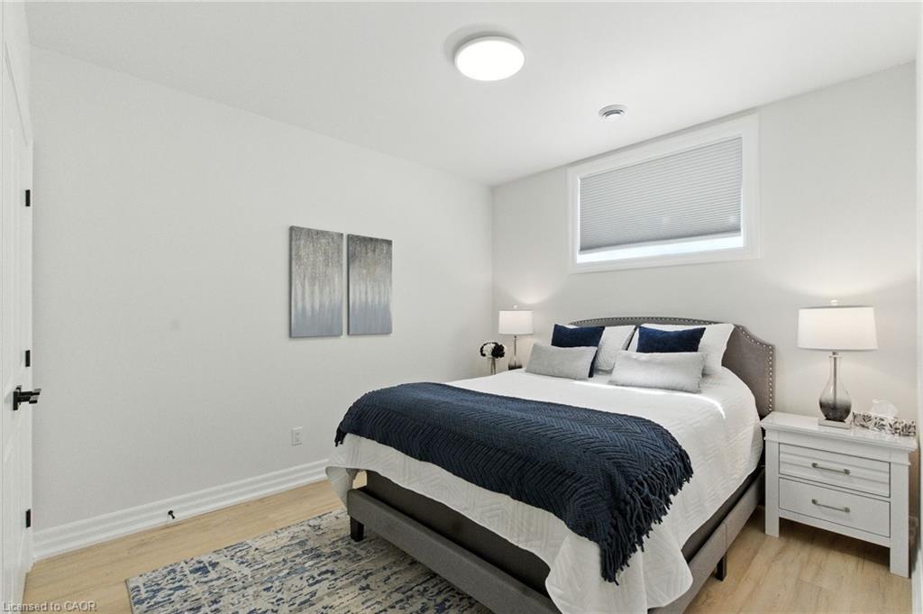 270 Charles Street, Waterford, ON - Indoor Photo Showing Bedroom