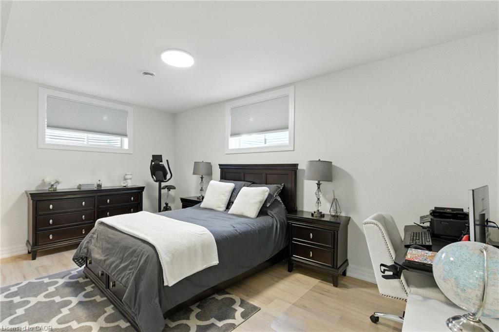 270 Charles Street, Waterford, ON - Indoor Photo Showing Bedroom
