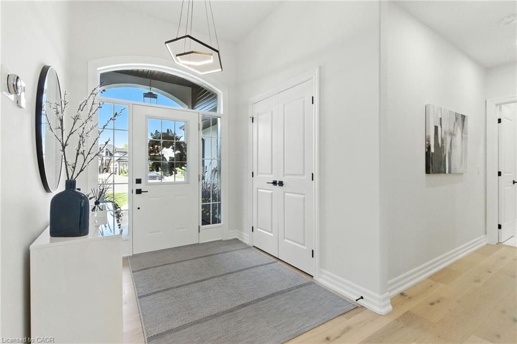 270 Charles Street, Waterford, ON - Indoor Photo Showing Other Room