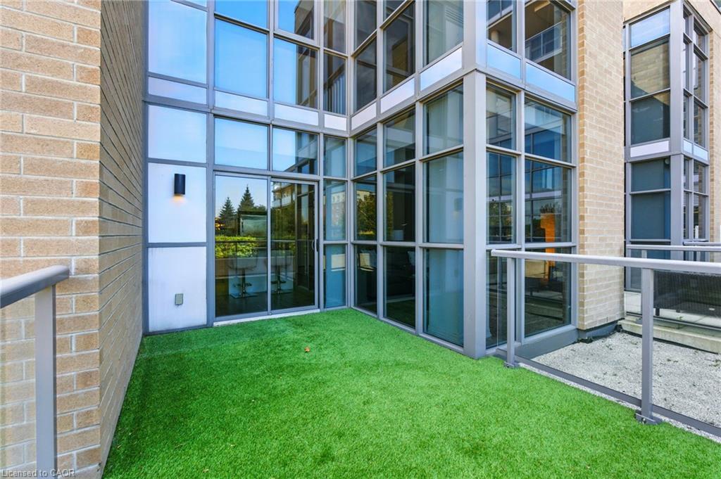 202-1940 Ironstone Drive, Burlington, ON - Outdoor With Exterior